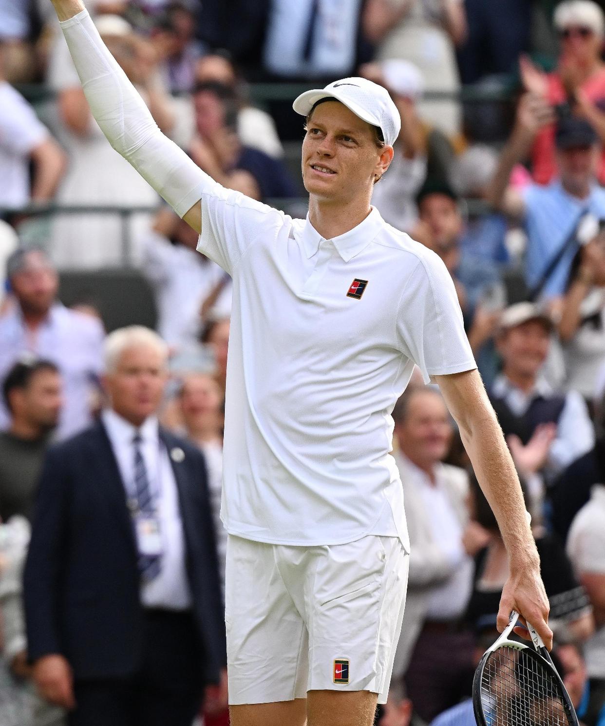 关于拉沃尔杯险胜温网，辛纳扛起全队的信息