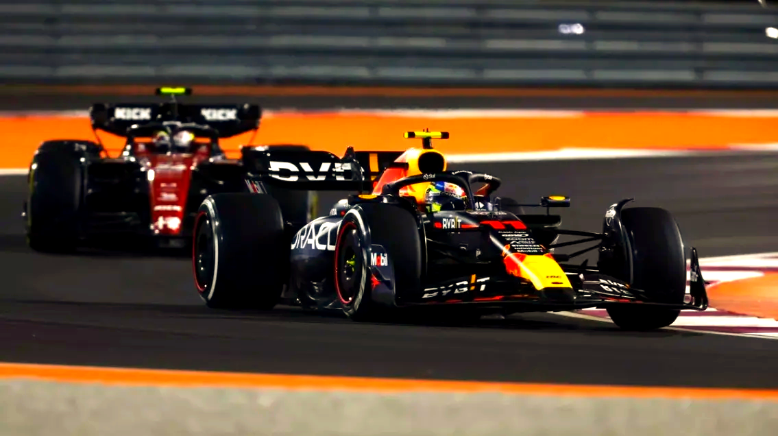 关于红牛车队翻盘雷诺车队，佩雷兹关键制胜的信息