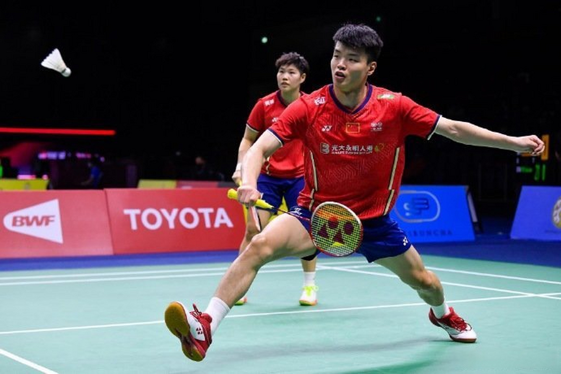 印尼队翻盘中国队，黄鸭组合点燃赛场