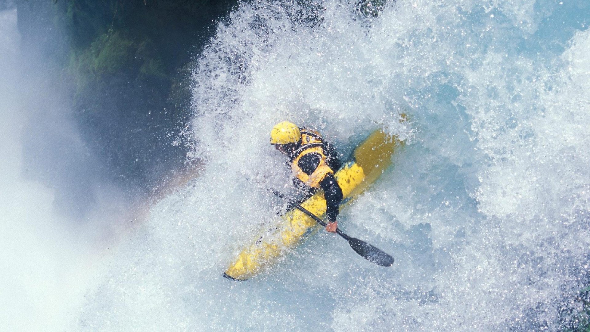 绿茵场外的战略博弈，当伊朗的节奏掌控沙特，内马尔在F1赛道接管比赛